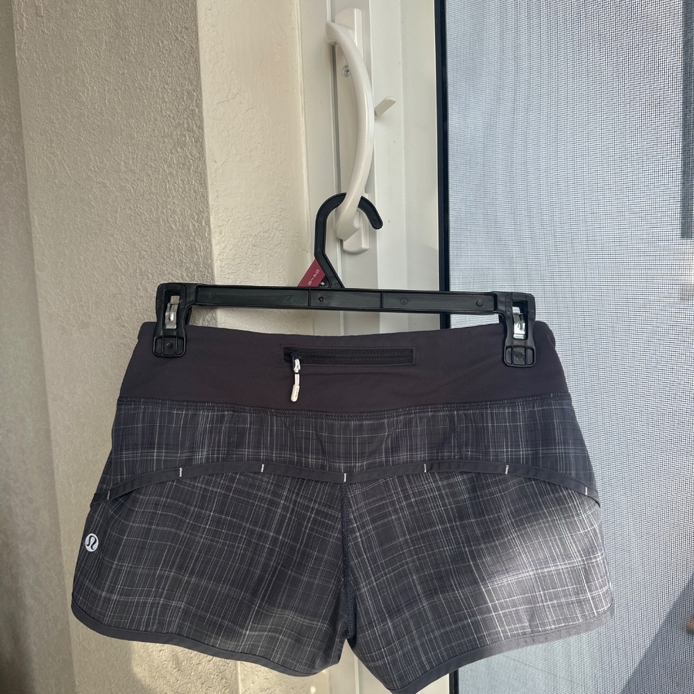 Lululemon Run Speed Shorts Size 2 - Picture 2 of 4
